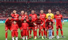 开云体育下载-上海上港球队实力逐渐恢复，中超冲顶前景充满希望