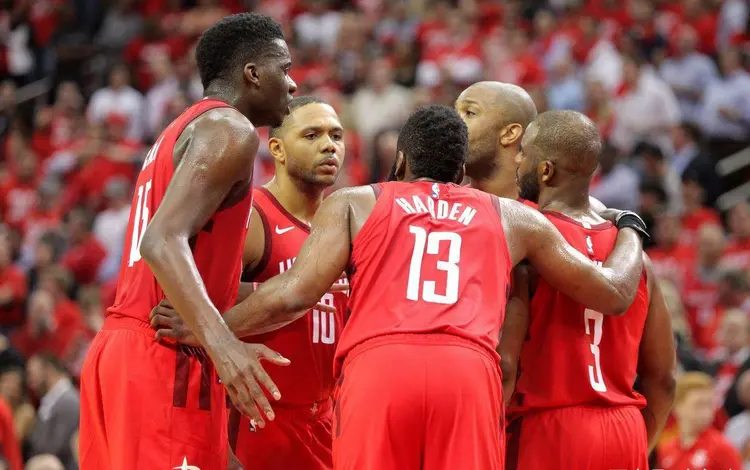 波兰队踏实前行，锋线火箭般闪耀的简单介绍