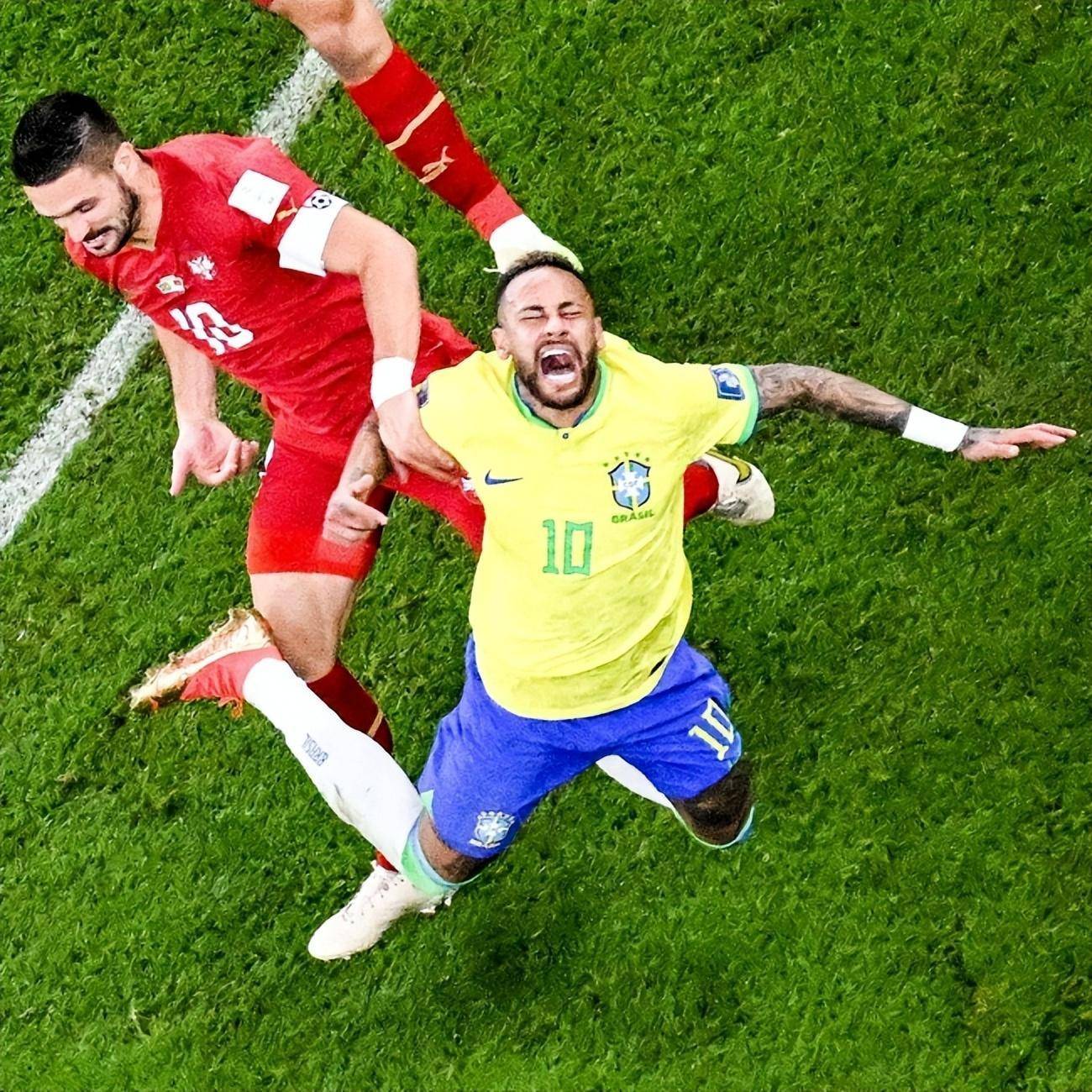 法国逆袭塞内加尔，塞尔维亚惨败乌拉圭之战的简单介绍