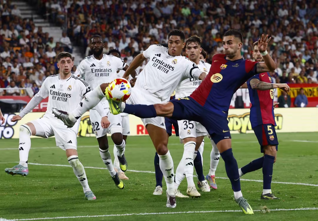 大巴黎挑战巴塞罗那欧冠强豪对决 大巴黎挑战巴塞罗那欧冠强豪对决