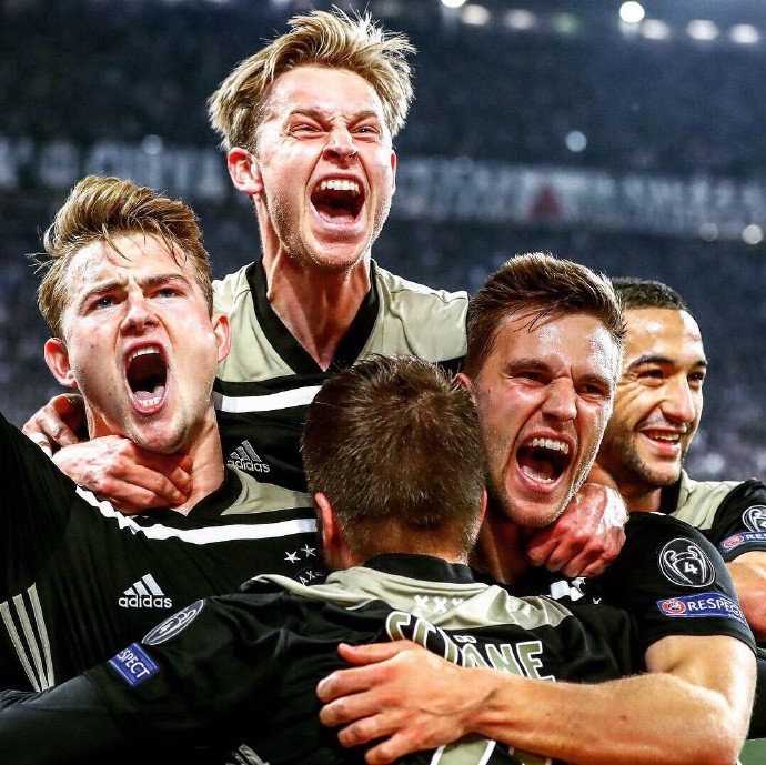 阿贾克斯任命义也无别总招而众的简单介绍