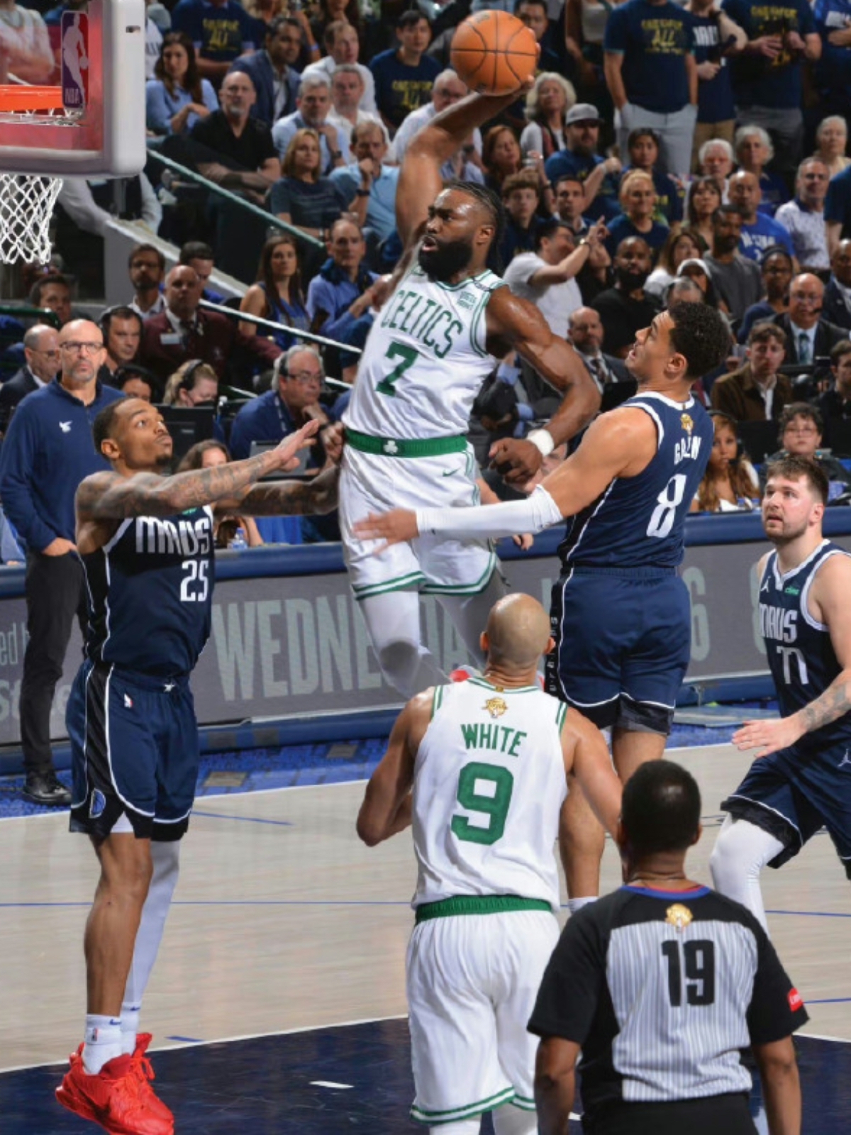 凯尔特人横扫土耳其男篮，瓦兰丘纳斯一己之力扛起全队的简单介绍