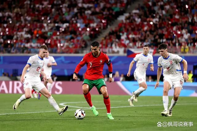 球队战术调整，取得明显效果成功逆转比分的简单介绍