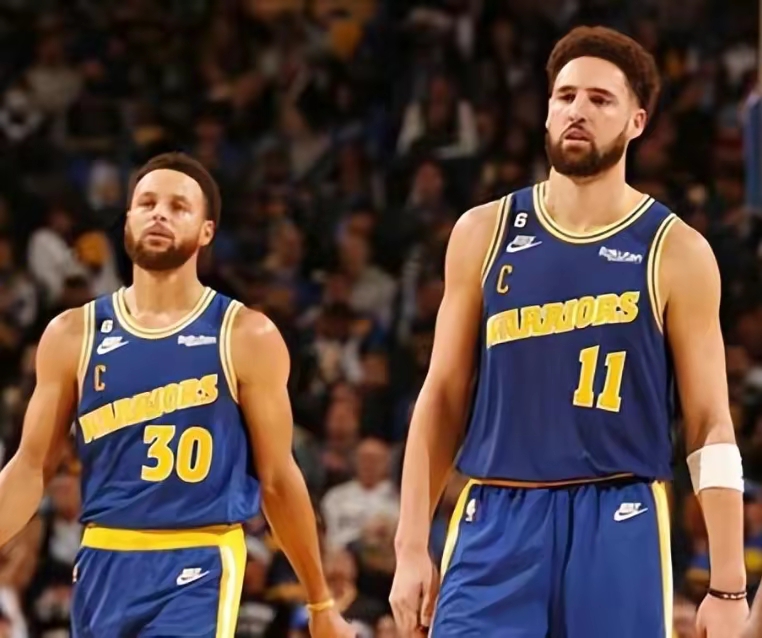 包含雄鹿B队险胜意大利男篮，库里制霸全场的词条