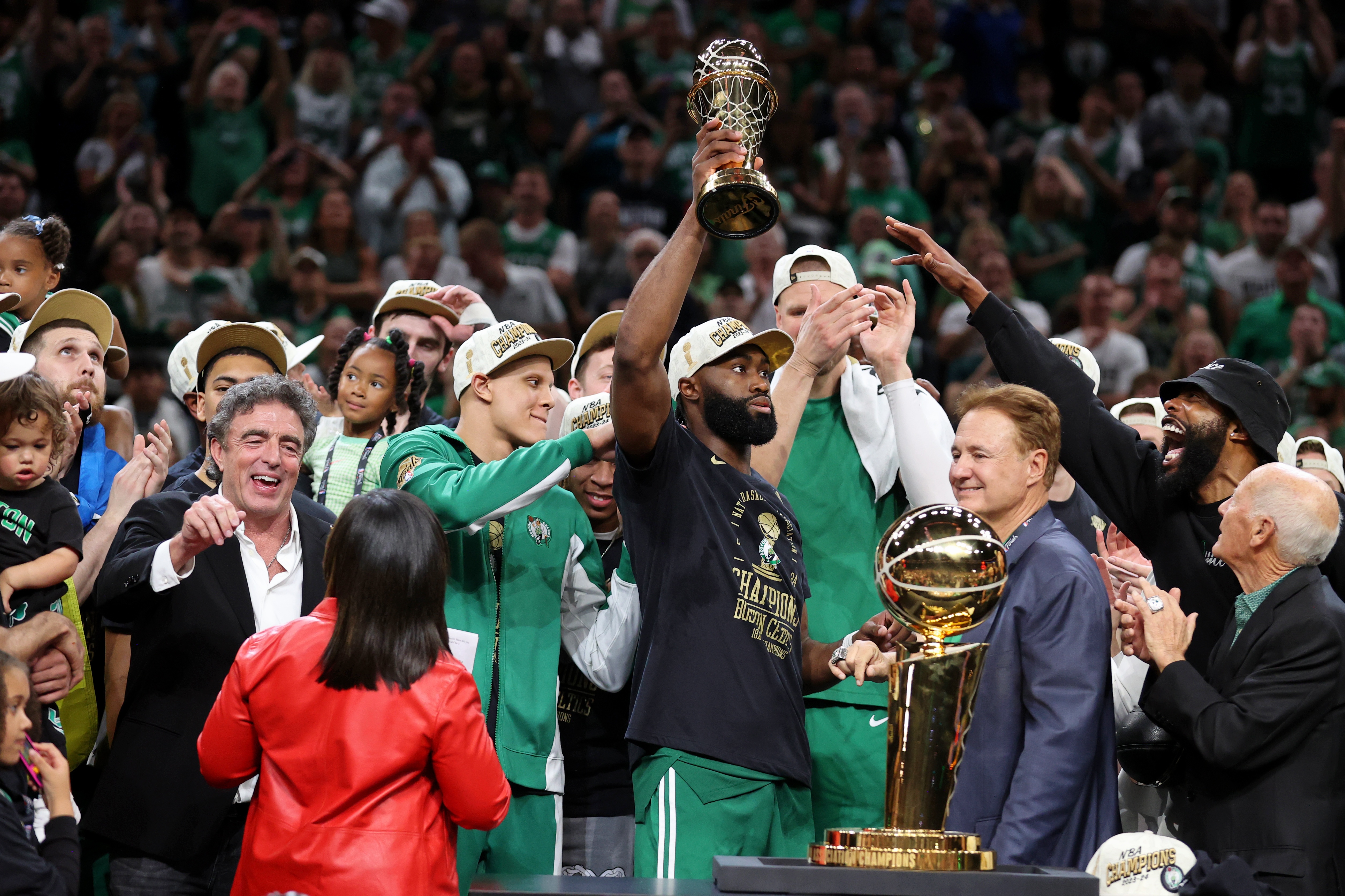 关于澳大利亚男篮逆转巴西男篮，杰伦·布朗惊艳世界的信息